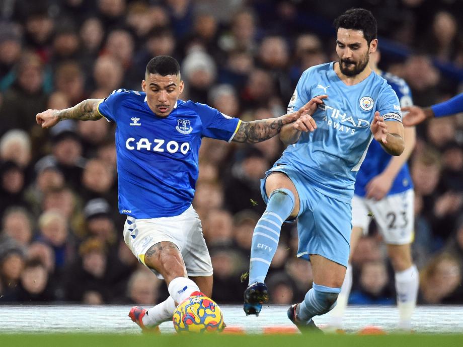Le milieu de terrain de Manchester City, İlkay Gündoğan, a parlé du comportement de Yerry Mina en Angleterre. Photo : REUTERS/Peter Powell