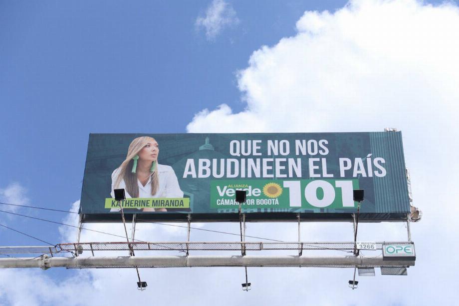 C'est l'une des clôtures auxquelles ont été confrontées Karen Abudinen et la représentante Katherine Miranda de l'Alliance verte