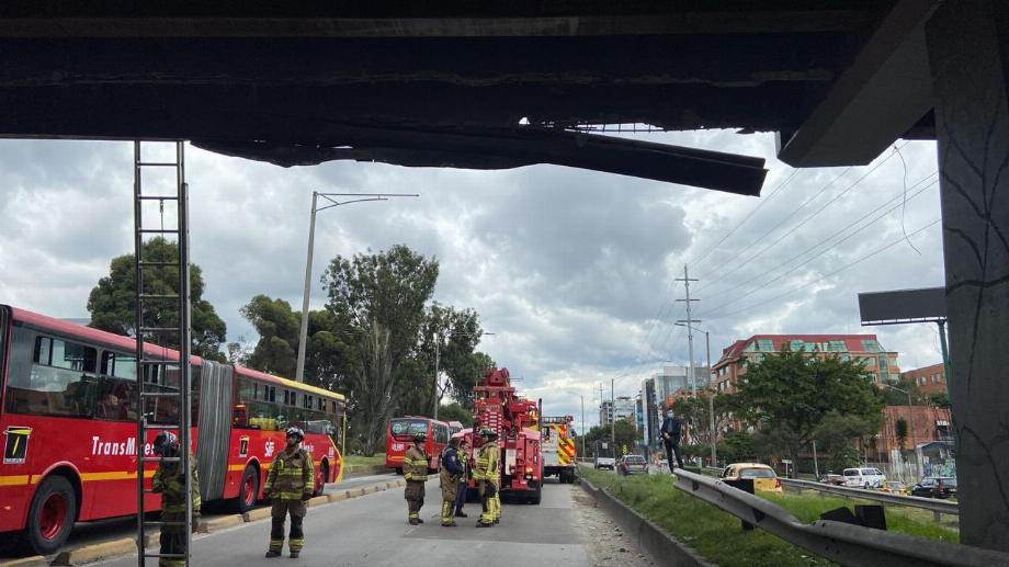 Un camion s'est écrasé sur le pont de la 116 à Bogotá