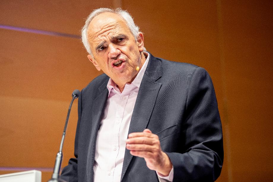 "Nous avons un complexe de 'schtroumpfisme' international": l'ancien président Ernesto Samper