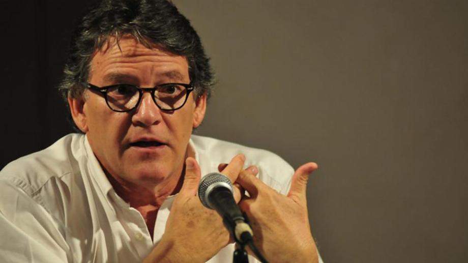 L'ancien vice-président Gustavo Bell rejoint la campagne de Sergio Fajardo