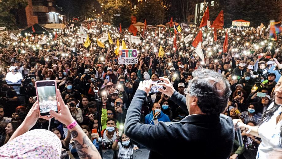 15 000 personnes, se moque de Duque et s'entoure de dirigeants Petrista : ce fut la clôture de la campagne de Gustavo Petro à Bogotá