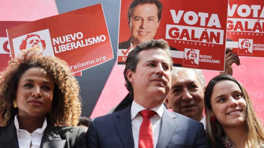 "Nous ne payons pas pour occuper des places": Juan Manuel Galán a nié avoir facturé 50 000 dollars pour assister à sa campagne de clôture