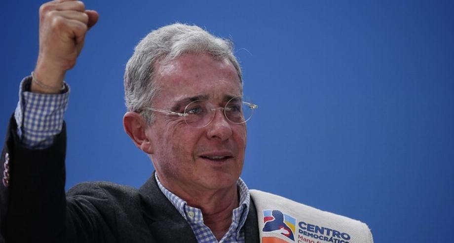 Sur la photo : l'ancien président et sénateur colombien, Álvaro Uribe. Photo: Colprensa - Luisa González