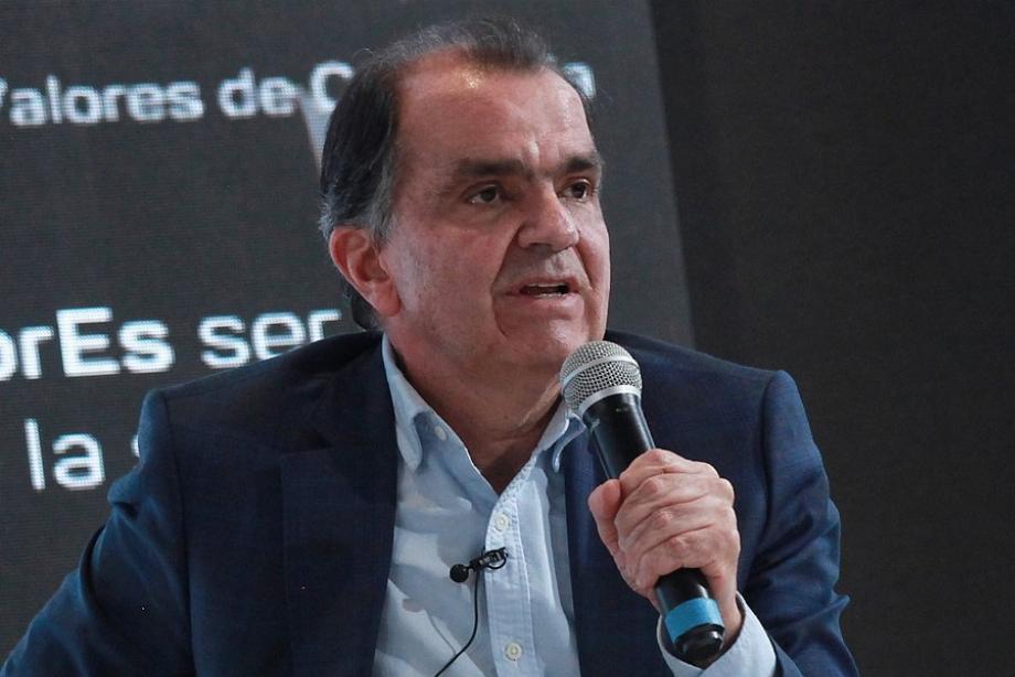 Óscar Iván Zuluaga: "Uribe est présent, mais c'est un défi qu'il n'est pas sur la carte"