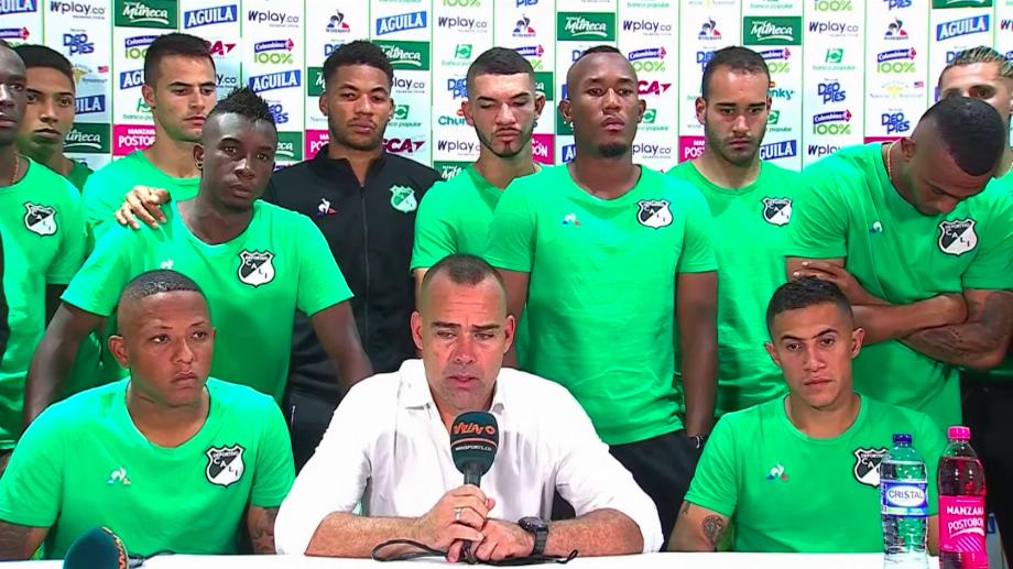Rafael Dudamel a accepté sa septième défaite avec tous les joueurs qui l'accompagnaient en conférence de presse